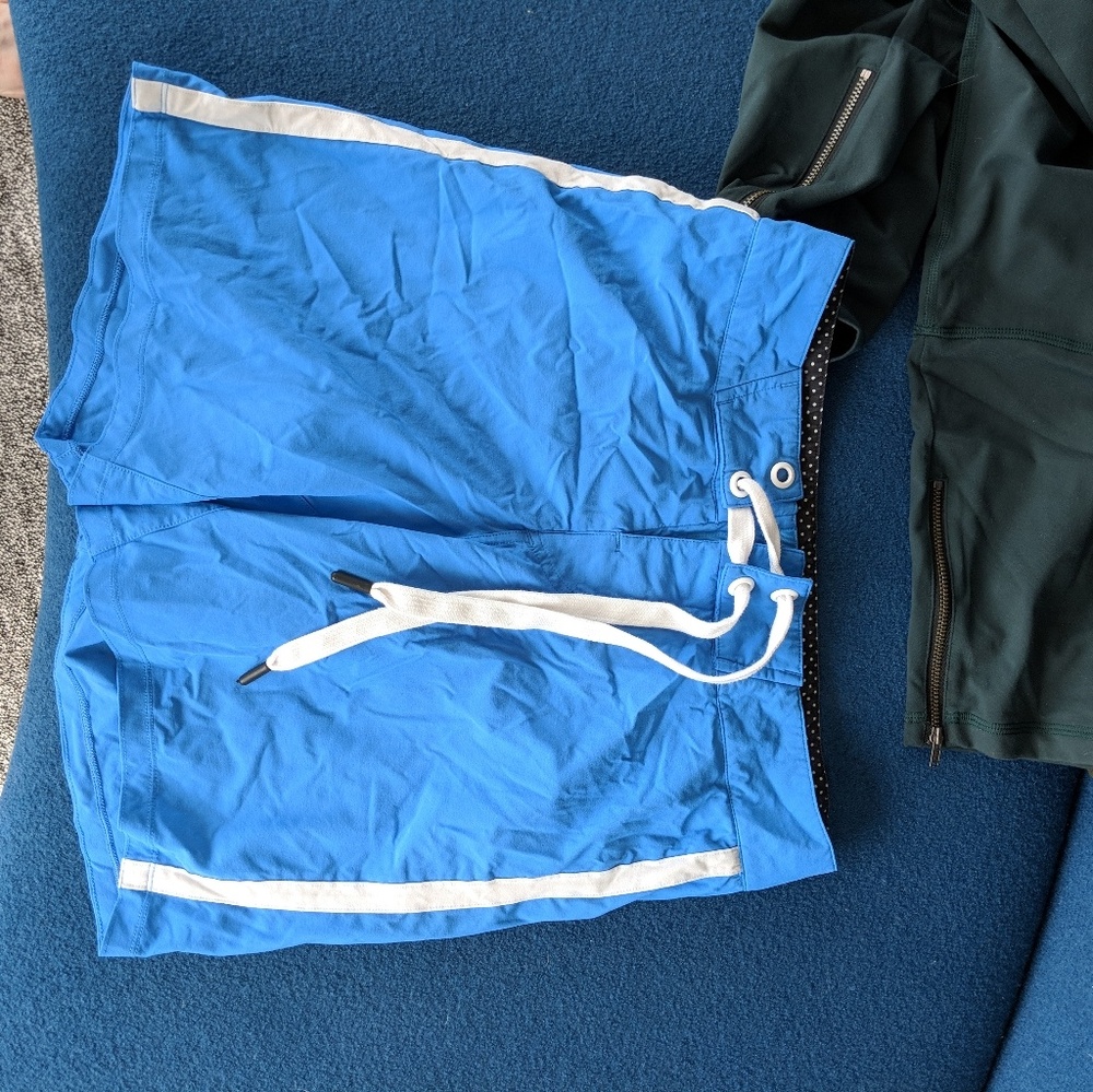 Lulu lemon Mens Yoga shorts